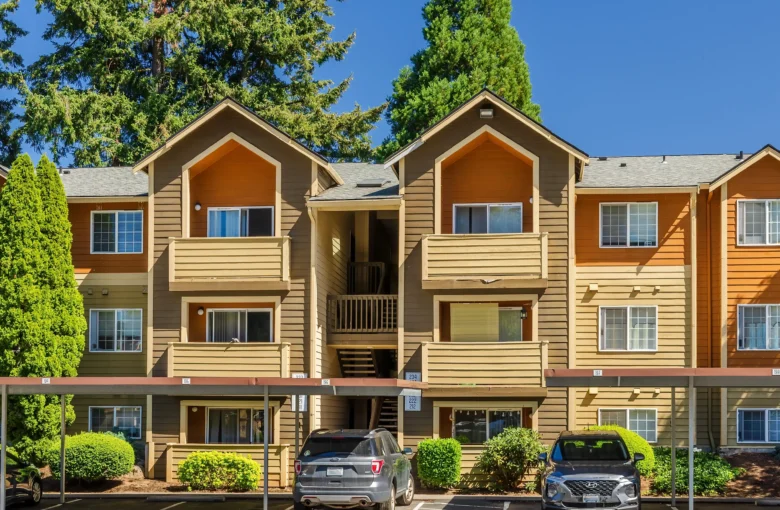 Garden-style apartment community features 200 homes in Vancouver, Washington.