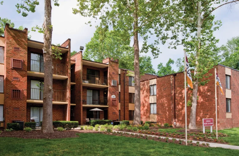 Parkway Apartments (Williamsburg, VA)
