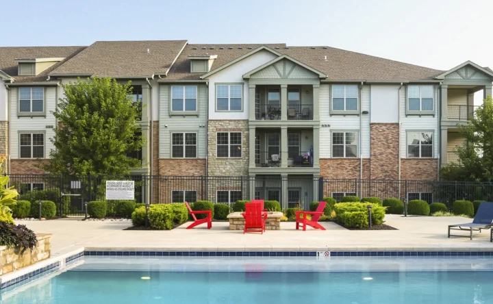 Boulders at Overland Park Apartments (Overland Park, Kansas)