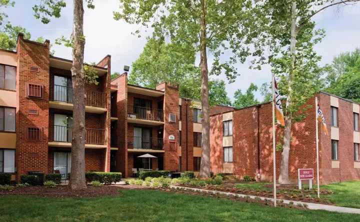 Parkway Apartments (Williamsburg, VA)