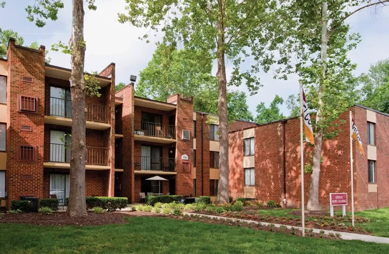 Parkway Apartments (Williamsburg, VA)