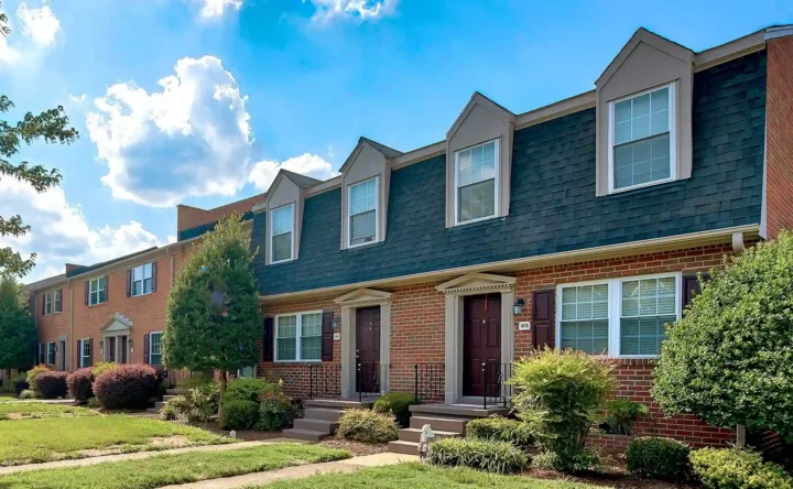 Maple Bay Townhomes (Virginia, Beach, VA)