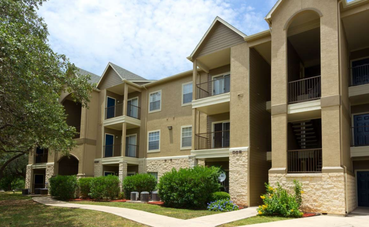Hamilton Zanze Sells Salado Springs in San Antonio