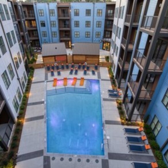 The 5 Points Northshore Apartments in Chattanooga have recently traded hands. National multifamily investment firm,Hamilton Zanze, has now assumed ownership of the 190-unit apartment community.
