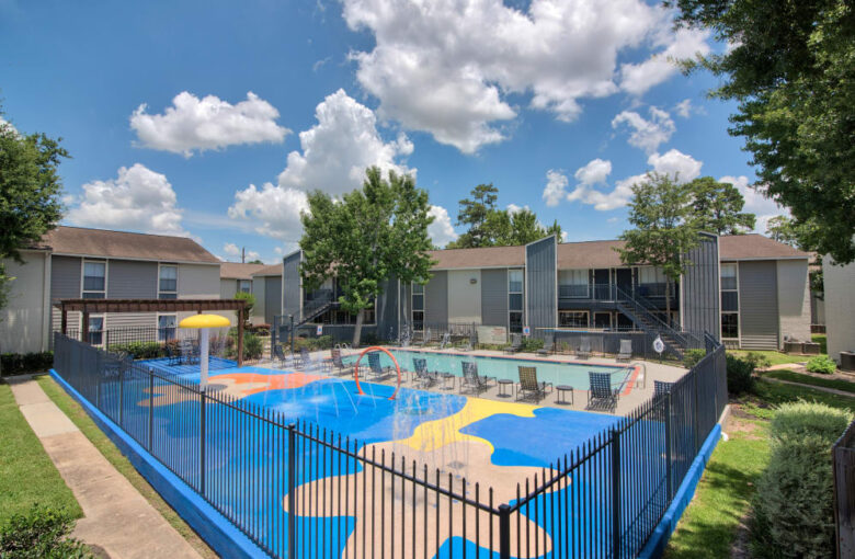 Hamilton Zanze Sells Northwest Houston Area Multifamily Community