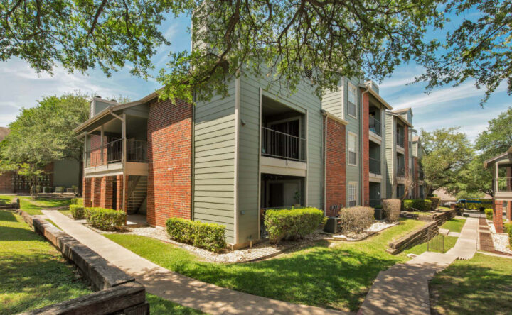 Hamilton Zanze Sells Bradford Pointe in Austin, Texas