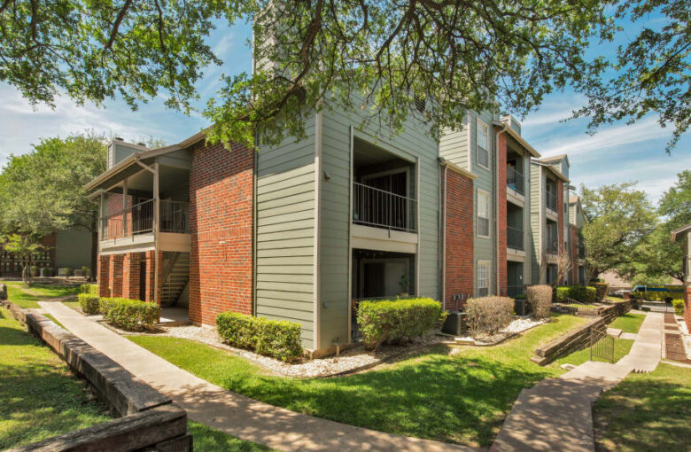 Hamilton Zanze Sells Bradford Pointe in Austin, Texas