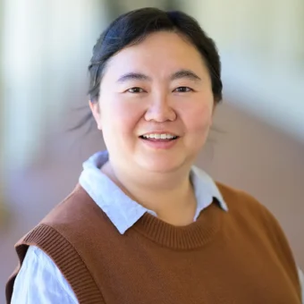 Profile photo Anna Xiao - Hamilton Zanze Team Member - Professional headshot in the Presidio San Francisco